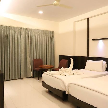 Kyriad Hotel Vijayapura By Othpl Bijāpur エクステリア 写真