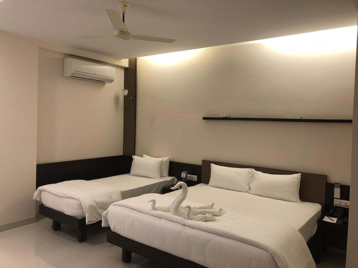 Kyriad Hotel Vijayapura By Othpl Bijāpur エクステリア 写真