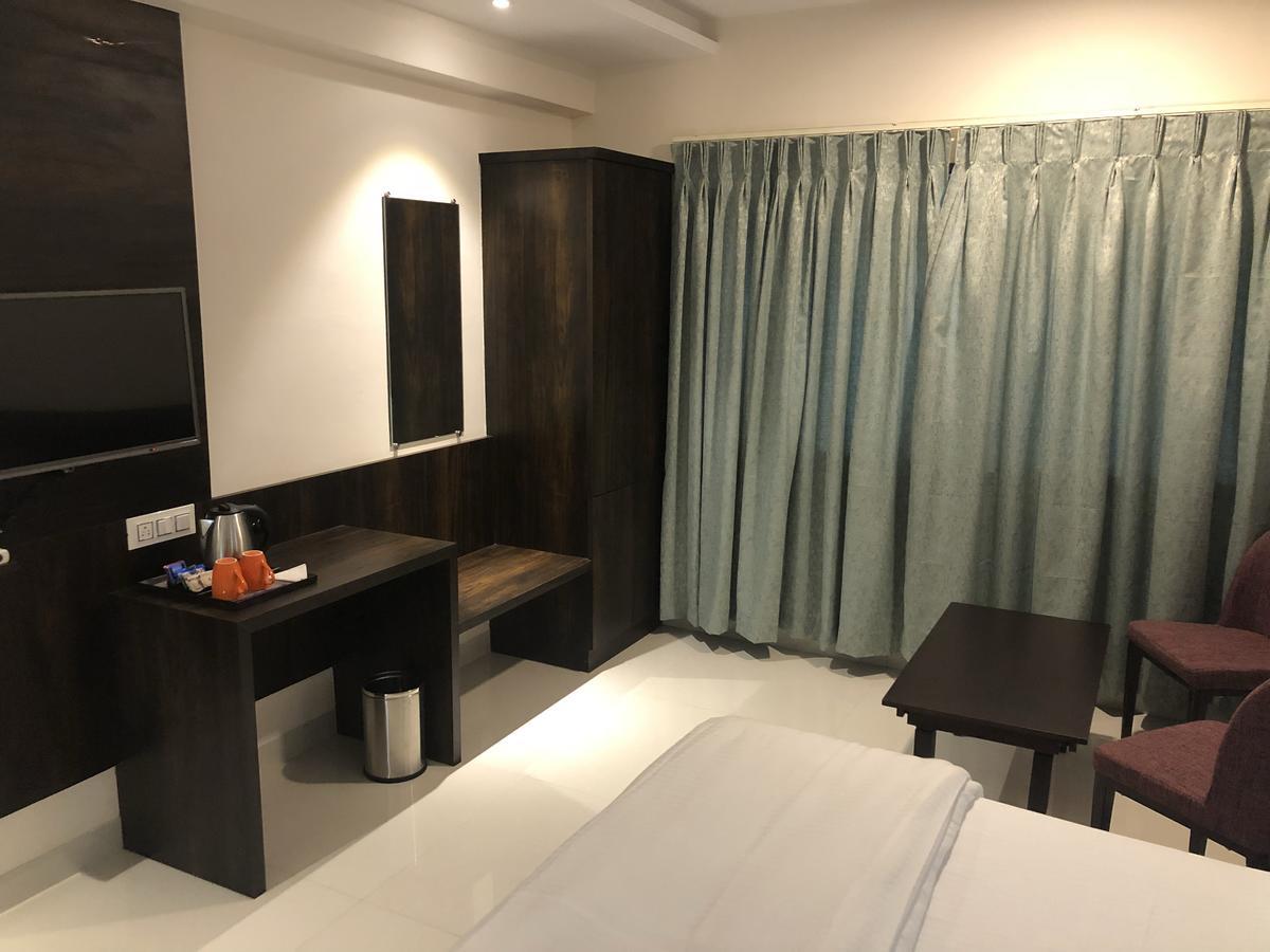 Kyriad Hotel Vijayapura By Othpl Bijāpur エクステリア 写真