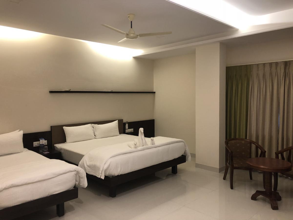 Kyriad Hotel Vijayapura By Othpl Bijāpur エクステリア 写真