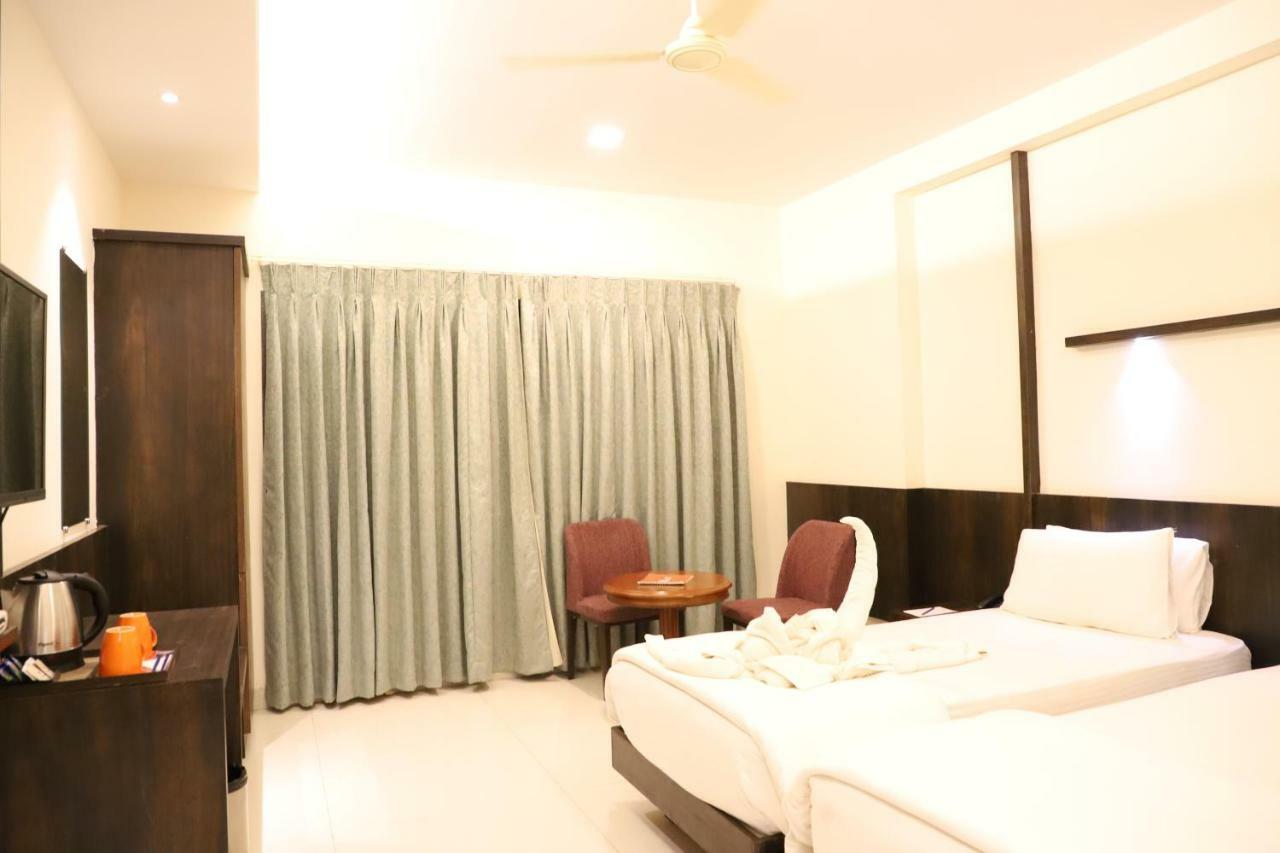 Kyriad Hotel Vijayapura By Othpl Bijāpur エクステリア 写真