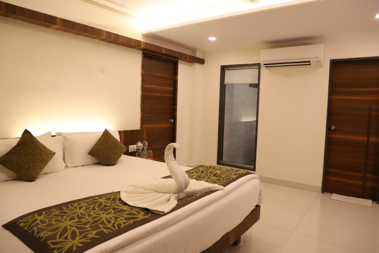 Kyriad Hotel Vijayapura By Othpl Bijāpur エクステリア 写真